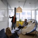 136_F2_meeting_informal