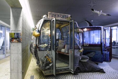 141_F2_meeting_gondola