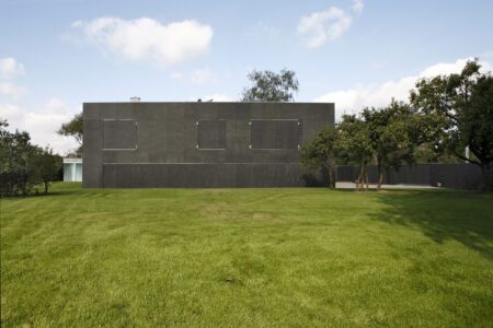 28c_CLOSED HOUSE