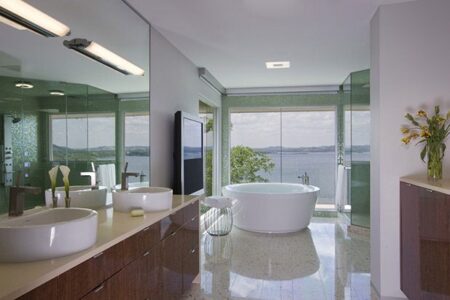 Acquavilla wc. Foto: Coles Hairston | 05 winn ridgetop terace masterbath2