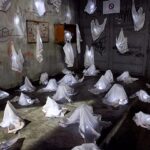 Luzinterruptus_room8