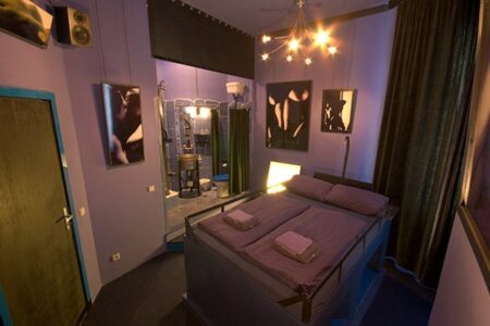 Propeller Island_room11