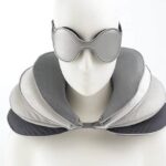 Cape de voyage y Lunettes de Sommeil. Constance Guisset