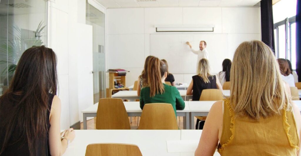 El curso de Decoración e Interiorismo acreditado por la Universidad Rey Juan Carlos | cover 6