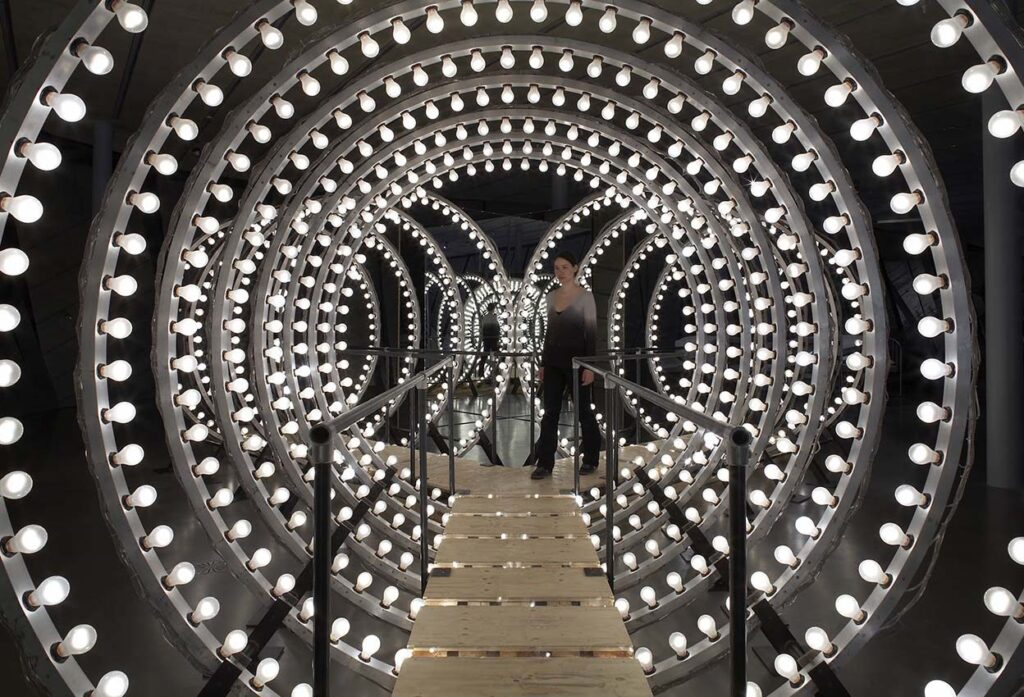 Carten Höller. Y. Installation view: Thyssen-Bornemisza Art Contemporary. Collection as Aleph, Kunsthaus Graz, 2008 Foto: Jen Fong Photography / T-B A21, 2008 | carsten_holler roomdiseno12