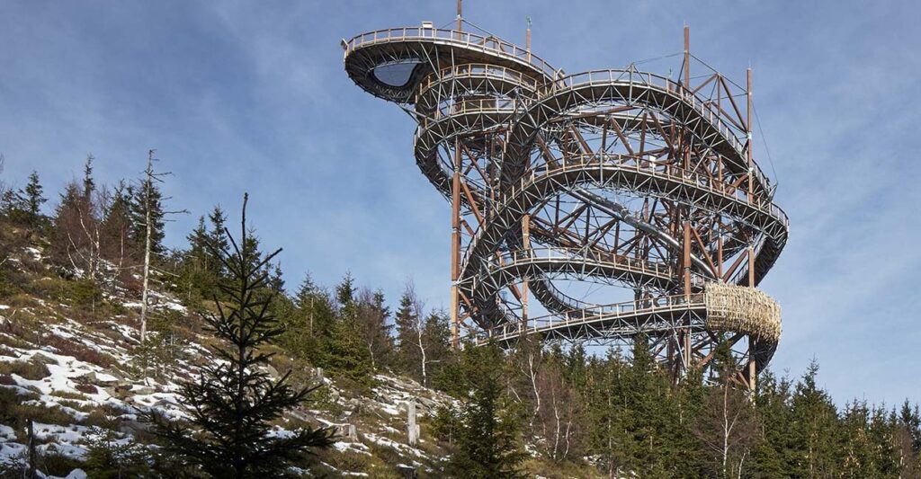 Sky Walk. Fránek Architects | slide skywalk franek architects roomdiseno