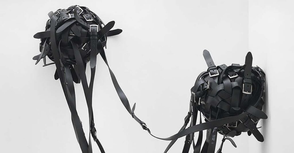 Monica Bonvicini. Berlinische Gallery. Belts Ball (double ball) | slide_monica bonvicini_berlinische gallery_roomdiseno_belts ball double ball