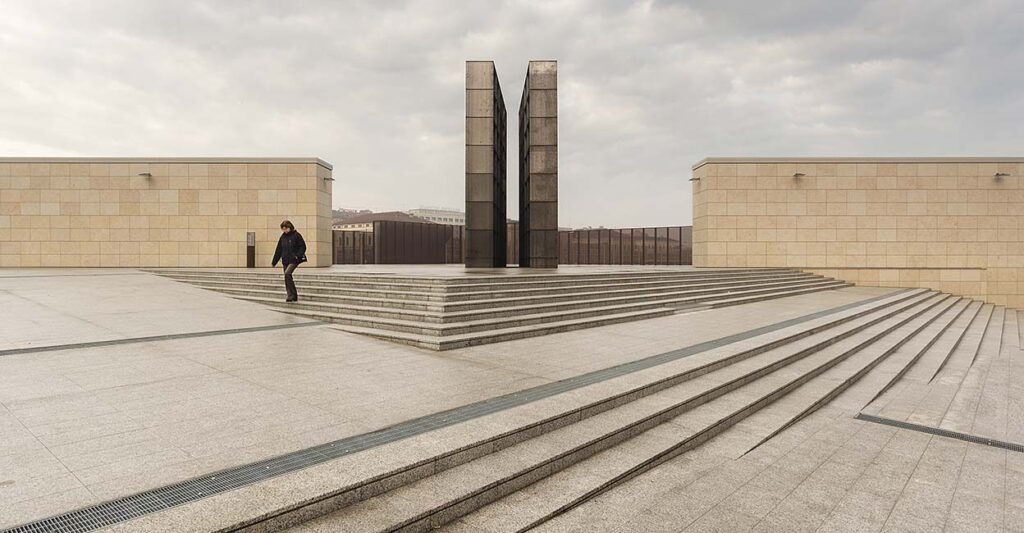 Memorial del Holocausto. SET Architects. Bolonia | slide_bologna shoah memorial simone bossi
