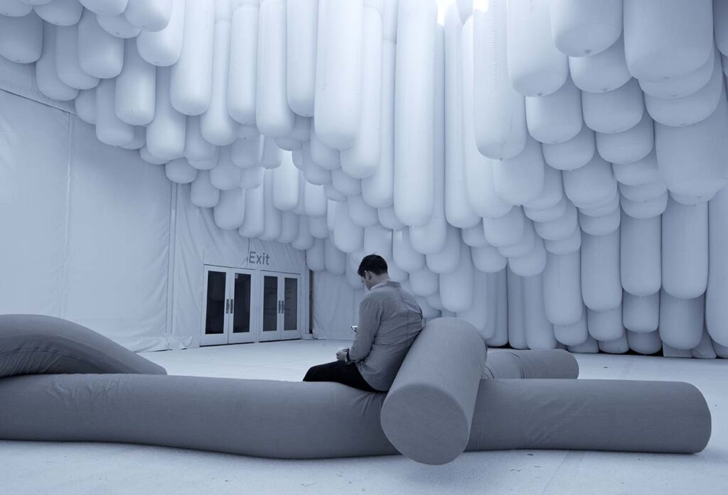 Snarkitecture. Entre el interiorismo lúdico y la instalación artística | slide snarkitecture drift 07 markus haugg