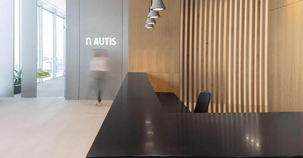 AUTIS. Porcelanosa. interiorismo funcional | slide krion solid surface oficinas autis ingenieros roomdiseno02