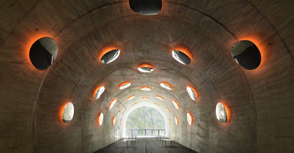 Túneles de luz en la Trienal de Arte de Echigo-Tsumari. MAD Architecture | slide_trienal_echigo_tsumari mad_architecture roomdiseno