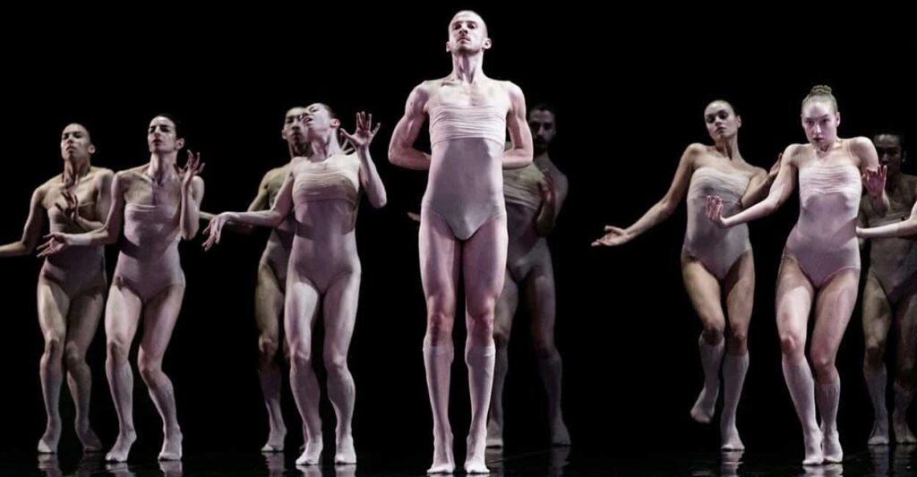 Artes escénicas de vanguardia en los Teatros del Canal. | slide goteborgsoperans danskompani skid autodance 2