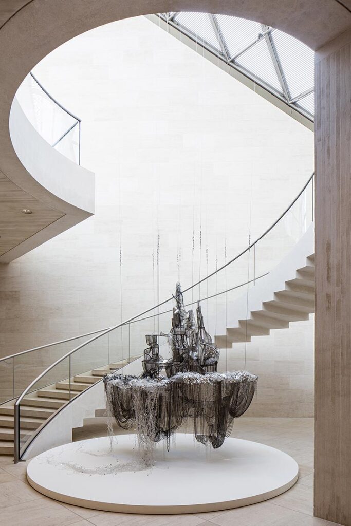 Lee Bul. Mujeres artistas