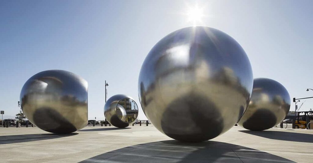 Seeing_spheres-Olafur Eliasson_AP