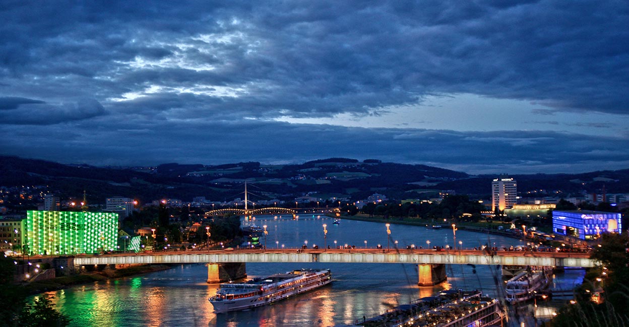 Linz-panorama_linzlinztourismus_sigalov_alex_2014jpg_14440020477_o AP
