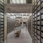 Interiorismo brutalista. Tienda de cosméticos Harmay en Hong Kong. AIM | aim harmay roomdiseno9