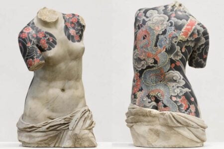 El artista italiano Fabio Viale tatúa obras clásicas de mármol blanco de Carrara | fabio viale roomdiseno