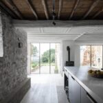 The Parchment Works. Will Gamble. Casa dentro de ruinas de ladrillo | parchment_works will_gamble roomdiseno12