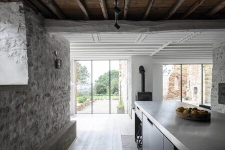 The Parchment Works. Will Gamble. Casa dentro de ruinas de ladrillo | parchment_works will_gamble roomdiseno12