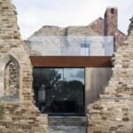 The Parchment Works. Will Gamble. Casa dentro de ruinas de ladrillo | parchment_works will_gamble roomdiseno5