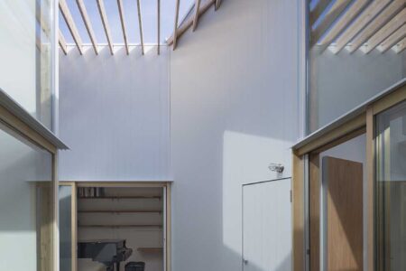 Casa en Hokusetsu. Arquitectura geométrica en japonesa. Tato Architects | 12house_in_hokusetsu085
