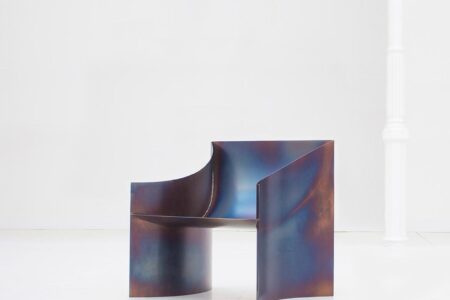 One Curve Chair. Objects with Narratives. Collectible Design Faire | object with narratives_one curve chair_2019_copyright photo oskar vanhulst husk paris