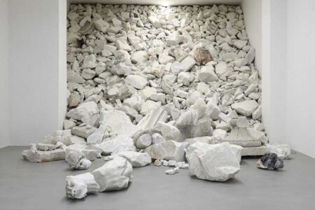 Root’la. Una intervención escultórica monumental de Fabio Viale. Galería Poggiali. Florencia | fabio_viale roomdiseno10