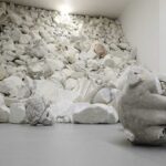 Root’la. Una intervención escultórica monumental de Fabio Viale. Galería Poggiali. Florencia | fabio_viale roomdiseno8