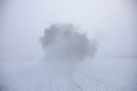 Filippo Minelli. Fotografía, escenografía y esculturas de humo | filippo_minelli silence_shapes roomdiseno10