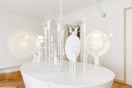 Mayice Studio. Espacio futurista para Niessen. Casa Decor 2020