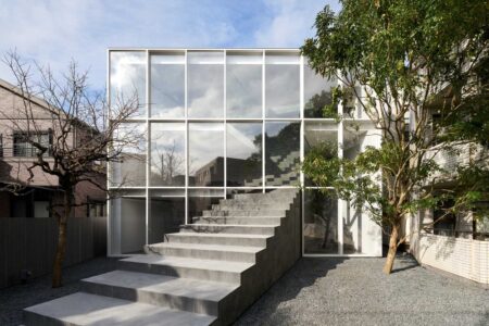 Stairway House de Nendo. Casa en Japón para dos familias | stairway_house04_daici_ano