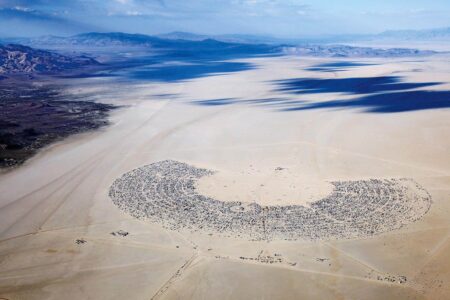 Fotos: NK Guy. Taschen. Del libro Art of Burning Man | burning_man pop_up_city roomdiseno4