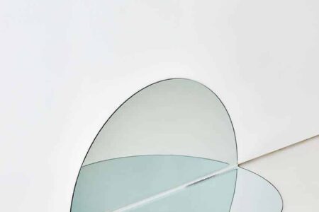 Half Moon Mirror. Michael Anastassiades | michael_anastassiades roomdiseno4