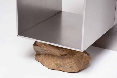 Mobiliario de rocas y acero Proportions of Stone de Sisan Lee | proportion_of_stone sisan_lee roomdiseno2
