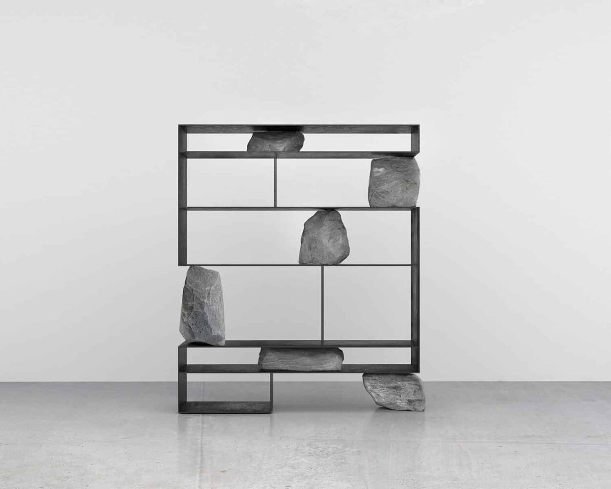 Mobiliario de rocas y acero Proportions of Stone de Sisan Lee | proportion_of_stone sisan_lee roomdiseno3