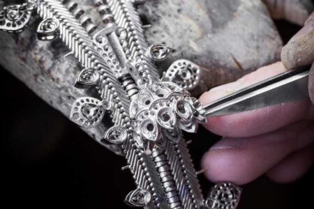 Artesano de from Van Cleef & Arpels