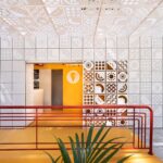 Estudio EEBA Heladería con interiorismo inspirado en la Bauhaus | galia_heladeria eeba roomdiseno7
