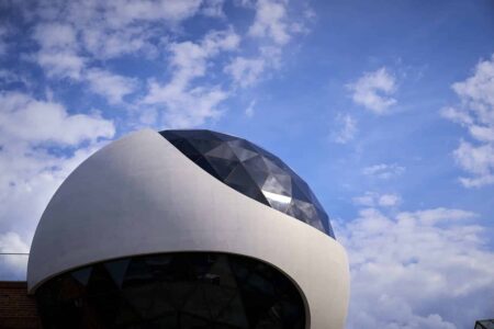 Sphere de Oscar Niemeyer. Esfera Futurista de hormigón y vídrio | sphere oscar_niemeyer roomdiseno8