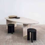 Stammtisch. Sebastian Herkner. Connected. Diseño en Madera. AHEC y Design Museum de Londres | stammtisch_sebastian herkner_american red oak photography david cleveland_6