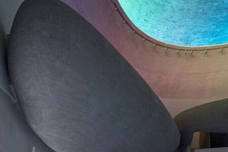 Iglesia de María Restituta. Iglesia futurista de Atelier Štěpán | stepan_marek_kostel_lesna_26