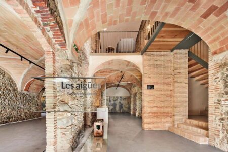 Aigües de VilaJuïga. Twobo. Luis Twose | aigues de vilajuiga_roomdiseno18
