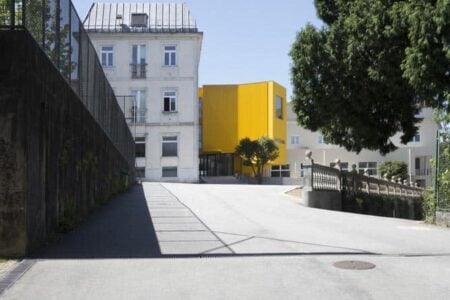 Edificio amarillo. Aurora Arquitectos. Escuela de música Artave/CCM | aurora arquitectos roomdiseno