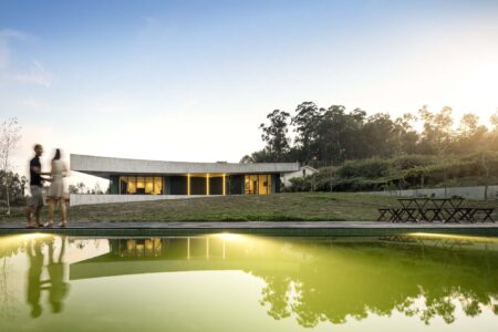 Escola do Porto. Casa Cabo de Vila. Spaceworkers | cabo_de_vila_house roomdiseno24