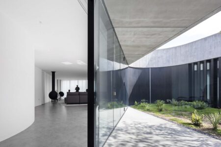 Escola do Porto. Casa Cabo de Vila. Spaceworkers | cabo_de_vila_house roomdiseno4