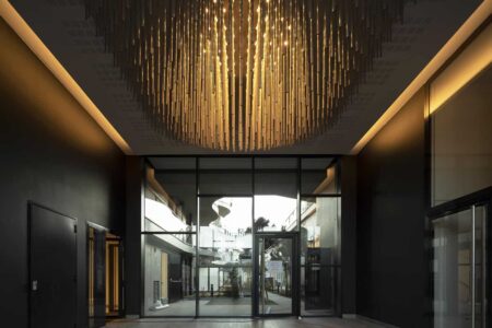 Fachada curva. Christophe Rousselle | christophe rousselle roomdiseno13