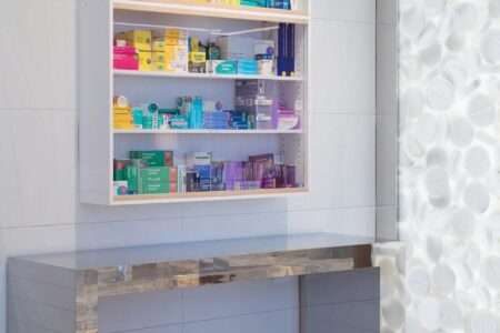 Hirst. Empathy Suite | damien hirst roomdiseno17