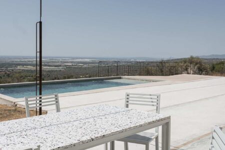 Cota Dining Table y Cota Chair. MODO Barcelona. Diseño mediterráneo en terrazo | modo_barcelona roomdiseno16