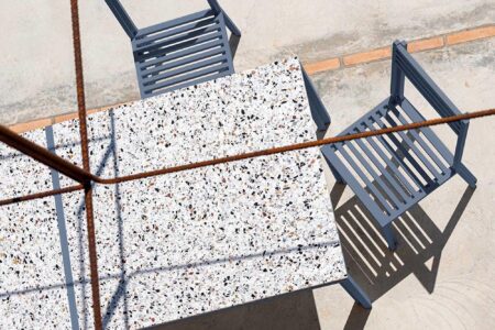 Cota Dining Table y Cota Chair. MODO Barcelona. Diseño mediterráneo en terrazo | modo_barcelona roomdiseno20