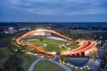 Powerhouse Company. Loop of Wisdom. Edificio icono con una cubierta practicable | powerhouse_company loop_of_wisdom roomdiseno24