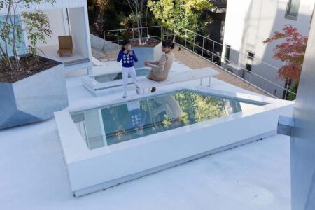 House K. Sou Fujimoto Architects. Foto: Nishi Nomiya | sou fujimoto architects house k nishinomiya 11